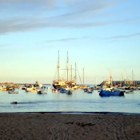 Anna Beautiful In The First Oceanline In Cristianos. شقة