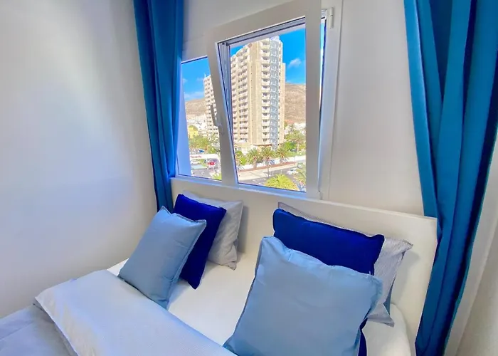 Anna Beautiful In The First Oceanline In Cristianos. Apartman