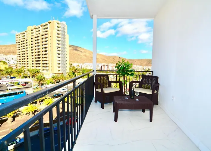 Apartman Anna Beautiful In The First Oceanline In Cristianos. Los Cristianos